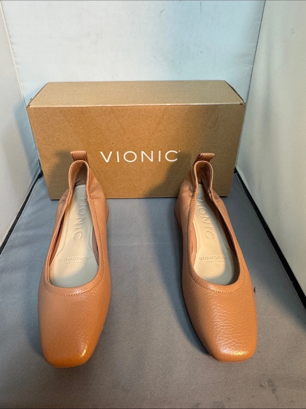 Vionic Women's Tan Leather Ballet Flats - Stylish Comfort 7.5 new inbox - Picture 1 of 6